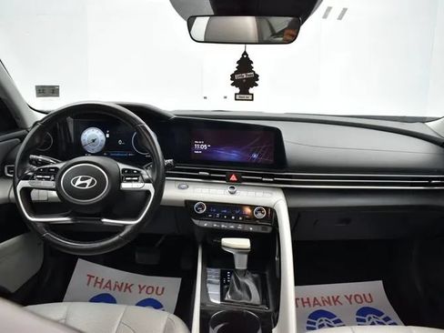 Used 2024 Hyundai Elantra Limited FWD image 18