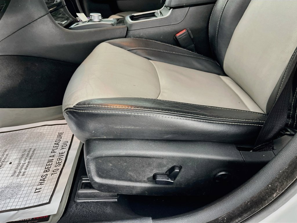 Used 2019 Chrysler 300 Touring w/ Sport Appearance Package RWD image 26