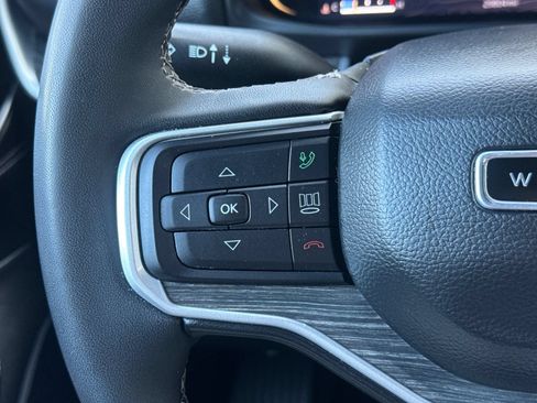 Used 2023 Jeep Wagoneer Series III w/ Preferred Equipment Group AWD/4WD image 28