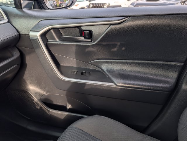 Used 2024 Toyota RAV4 LE AWD/4WD image 23