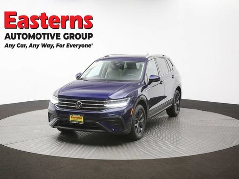 Used 2023 Volkswagen Tiguan SE AWD/4WD image 54