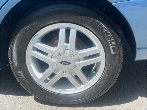 Used 2000 Ford Focus SE FWD image 10