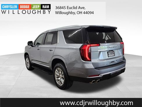 Used 2025 GMC Yukon Denali AWD/4WD image 6