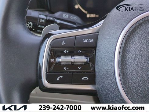 Certified 2023 Kia Sorento SX Prestige w/ Panoramic Sunroof Package image 28
