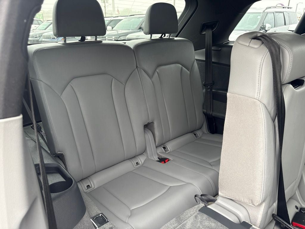 Used 2018 Audi Q7 3.0T Prestige AWD/4WD image 33
