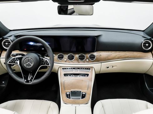 Used 2023 Mercedes-Benz E 350 4MATIC Sedan image 6