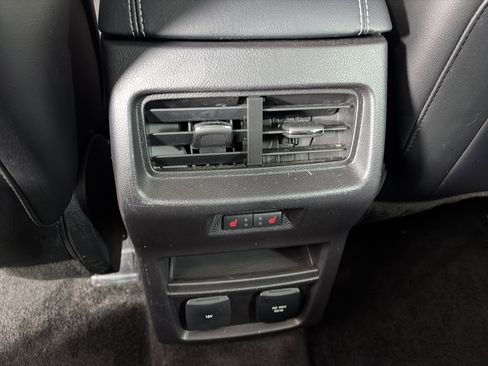 Used 2018 Ford Edge Titanium w/ Equipment Group 301A image 18