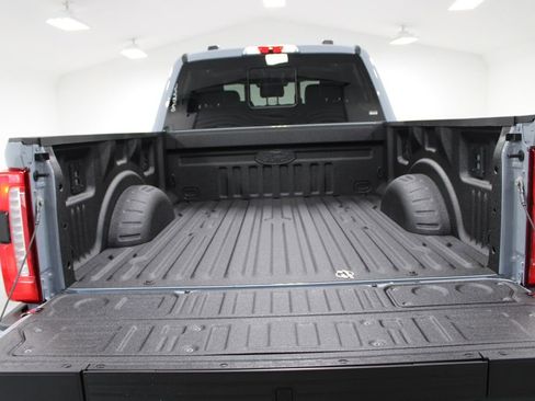 New 2026 Ford F250 Lariat w/ Black Appearance Package image 17