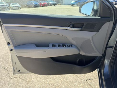 Used 2018 Hyundai Elantra Value Edition image 12