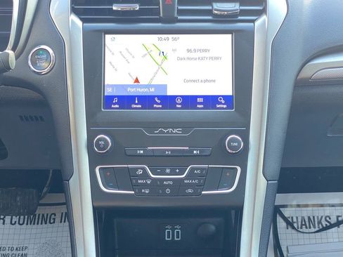 Used 2020 Ford Fusion SE image 20