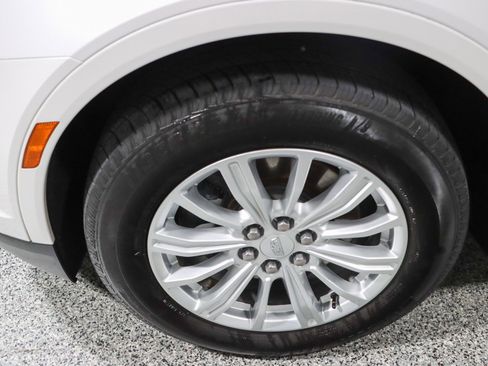 Used 2018 Cadillac XT5 FWD w/ LPO, Wheel Lock Package image 11