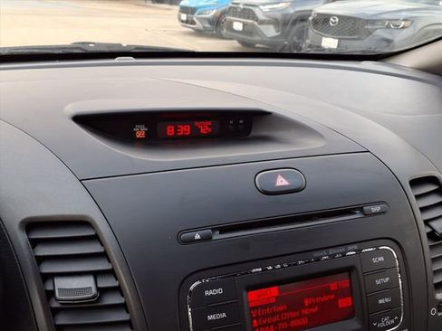 Used 2016 Kia Forte LX image 24