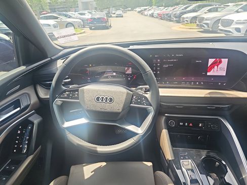 Used 2025 Audi Q5 Premium Plus w/ Premium Plus AWD/4WD image 17
