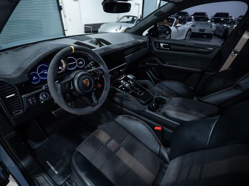 Used 2022 Porsche Cayenne Turbo GT AWD/4WD image 18