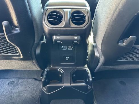 Certified 2025 Jeep Wrangler Unlimited Rubicon image 30