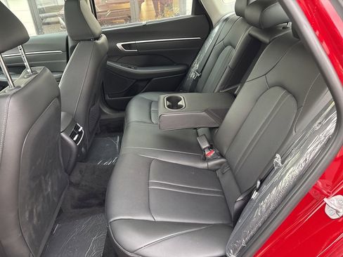 New 2025 Hyundai Sonata Limited image 8