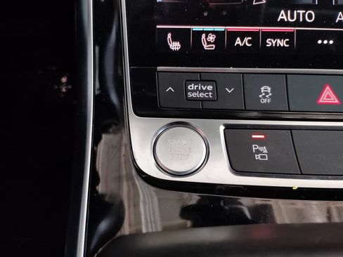 Used 2019 Audi Q8 Premium Plus w/ Premium Plus AWD/4WD image 36