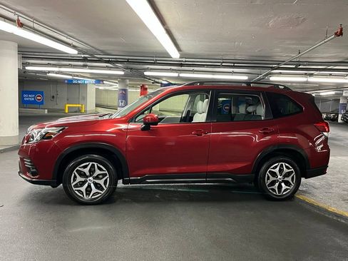Used 2022 Subaru Forester Premium image 32