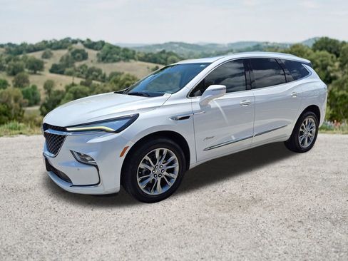 Used 2023 Buick Enclave Avenir w/ Avenir Technology Package FWD image 3