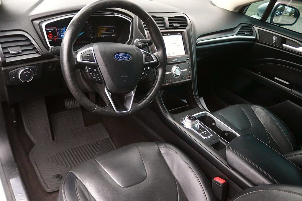 Used 2019 Ford Fusion Titanium AWD/4WD image 14