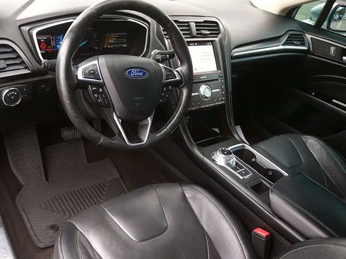 Used 2019 Ford Fusion Titanium AWD/4WD image 14