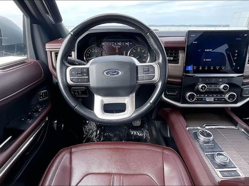Used 2023 Ford Expedition Limited AWD/4WD image 5