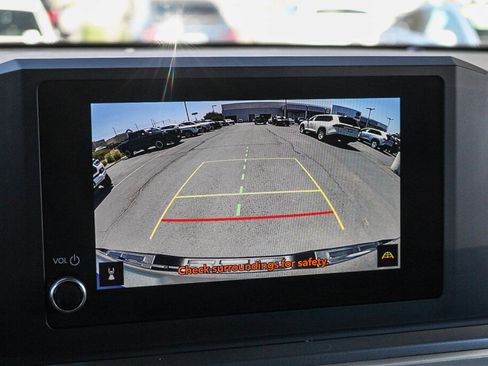 Used 2025 Toyota Tacoma SR5 AWD/4WD image 15