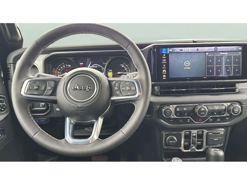 Used 2025 Jeep Wrangler Sahara w/ Safety Group image 15