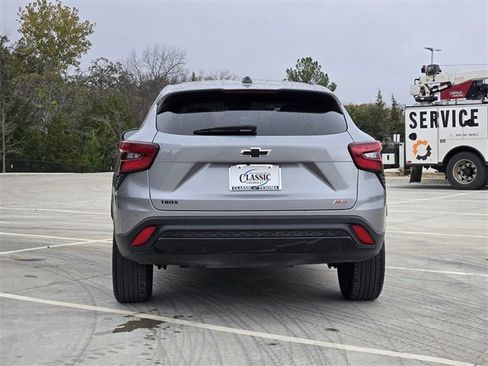 Certified 2024 Chevrolet Trax RS w/ Sunroof Package image 7