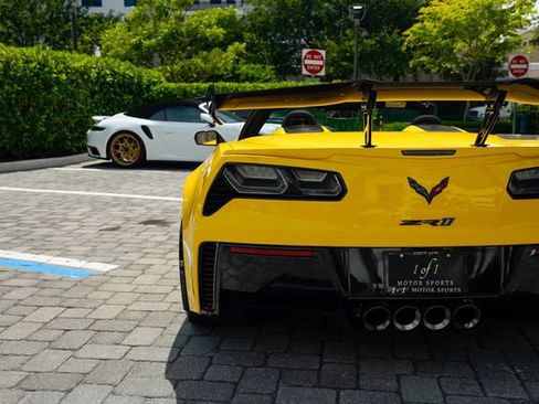 Used 2019 Chevrolet Corvette ZR1 RWD image 24