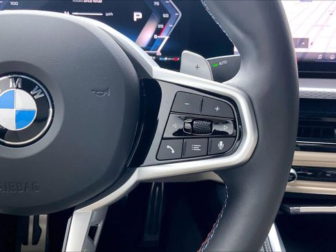 Used 2025 BMW M440i Coupe w/ Premium Package image 17