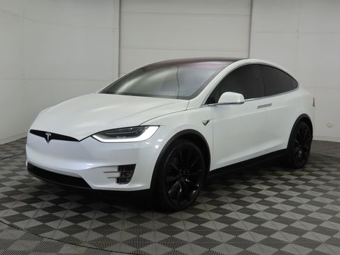 Used 2020 Tesla Model X Long Range image 1