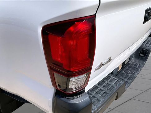 Used 2019 Toyota Tacoma SR AWD/4WD image 27