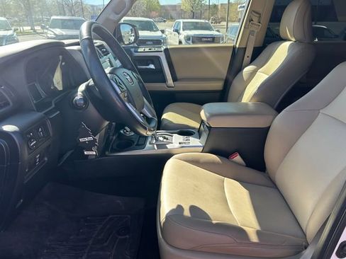 Used 2018 Toyota 4Runner SR5 Premium image 19