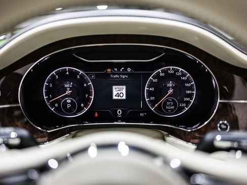 Used 2021 Bentley Continental GT image 27