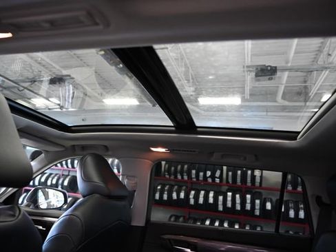 Used 2025 Toyota Highlander Platinum image 23