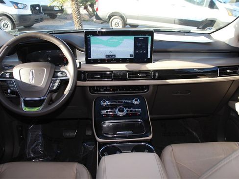 Certified 2021 Lincoln Nautilus Standard w/ Equipment Group 101A image 15