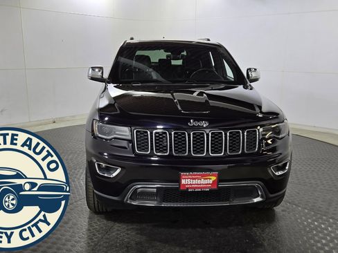 Used 2018 Jeep Grand Cherokee Limited w/ Luxury Group II image 3