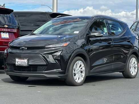 Used 2022 Chevrolet Bolt EUV LT w/ Driver Confidence Package image 9