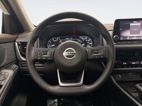 Used 2021 Nissan Rogue SV AWD/4WD image 12