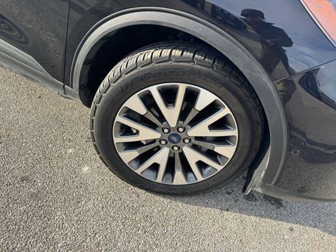 Used 2020 Ford Escape Titanium image 40