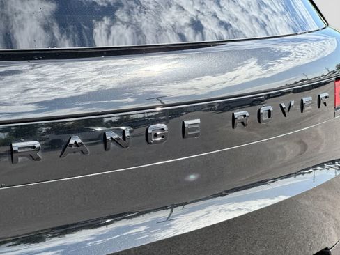Used 2025 Land Rover Range Rover Sport Dynamic SE AWD/4WD image 18