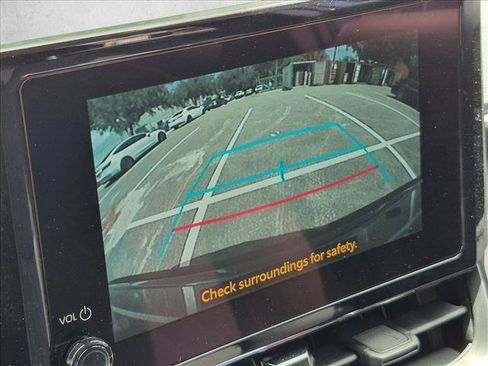 Used 2025 Toyota Corolla Cross LE FWD image 11