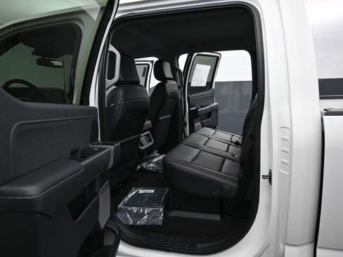 New 2026 Ford F250 Lariat w/ Chrome Package image 7