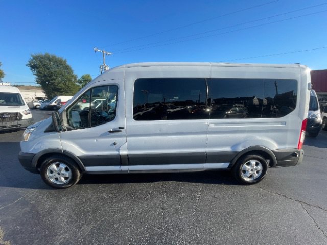 Used 2018 Ford Transit 350 XLT RWD image 3