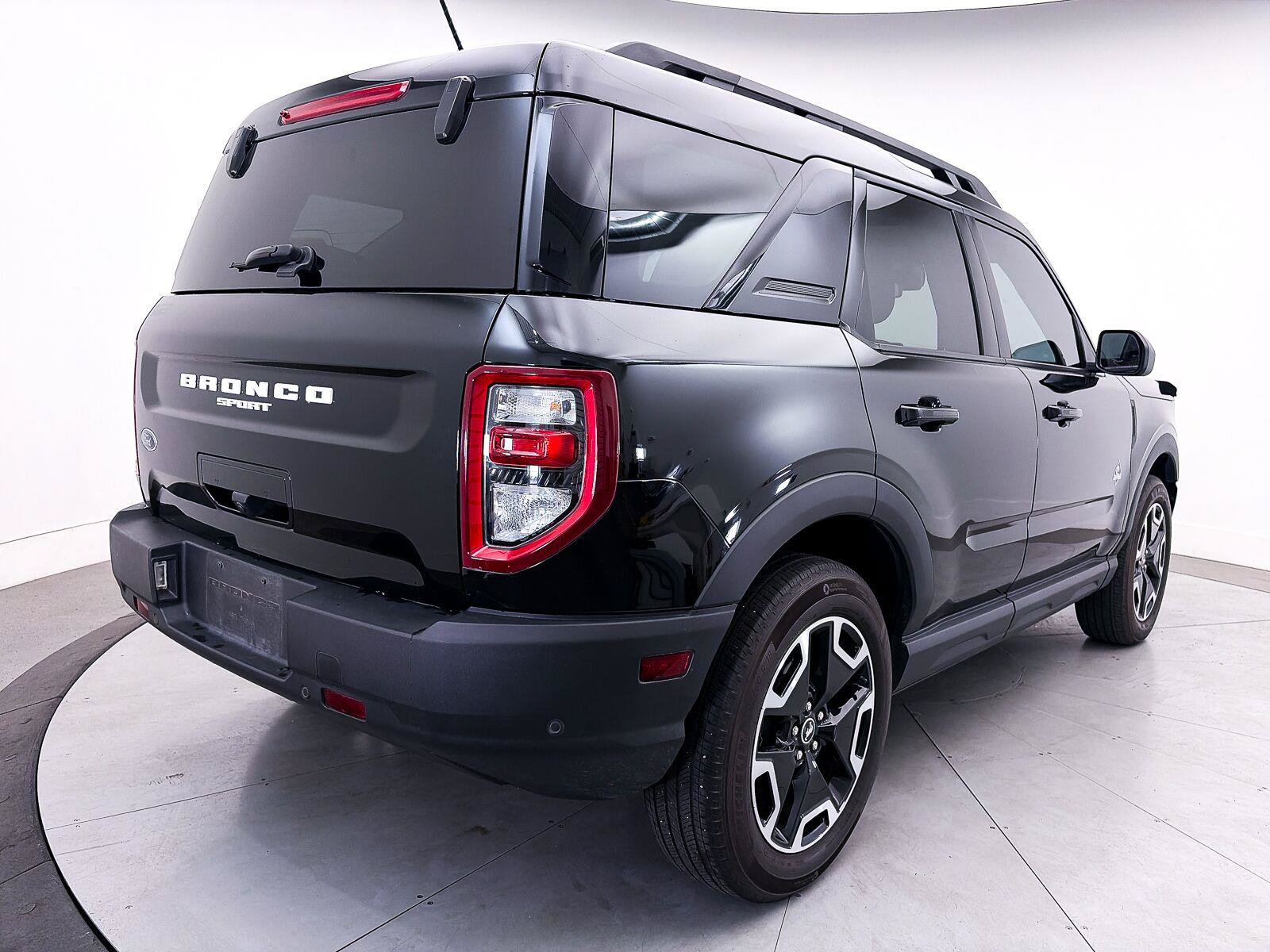 Used 2024 Ford Bronco Sport Outer Banks w/ Tech Package AWD/4WD image 16