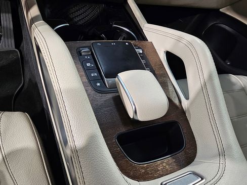 Used 2021 Mercedes-Benz GLE 350 4MATIC image 33