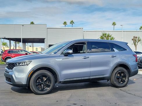 Used 2023 Kia Sorento LX image 30