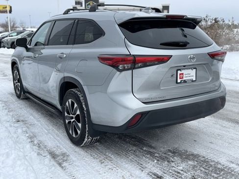 Certified 2021 Toyota Highlander XLE image 45