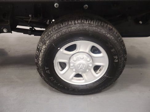 Used 2024 RAM 3500 Tradesman image 22